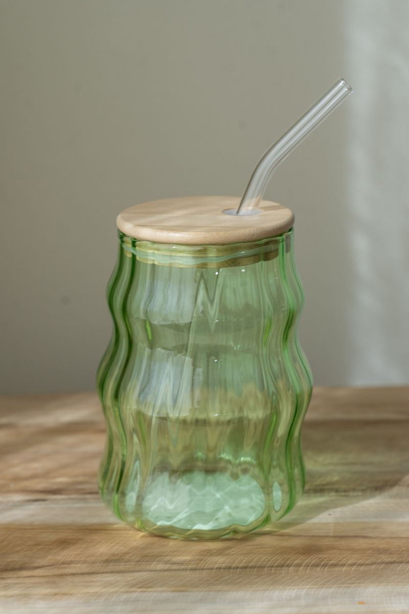 Glass med sugerør – 400 ml – Grønn