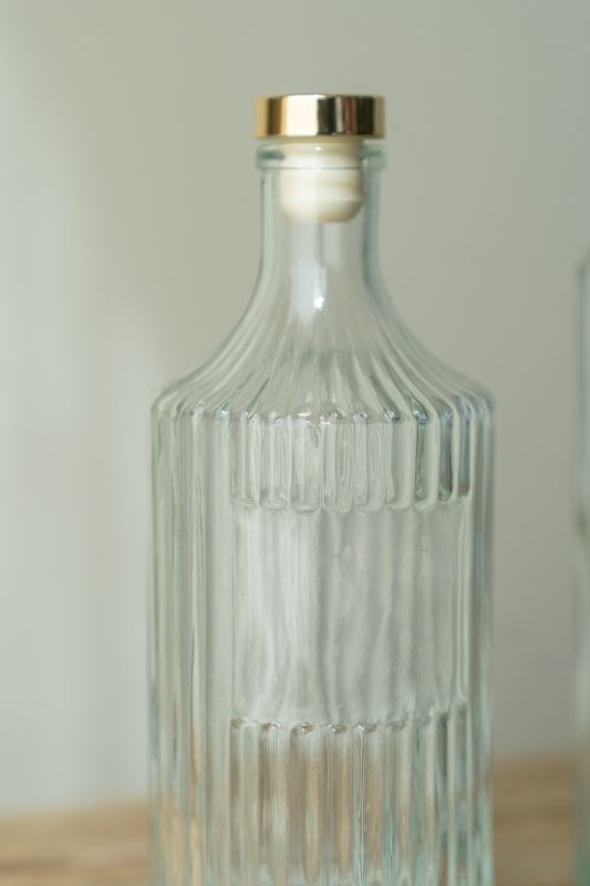 Flaske med gullfarget lokk – 500 ml