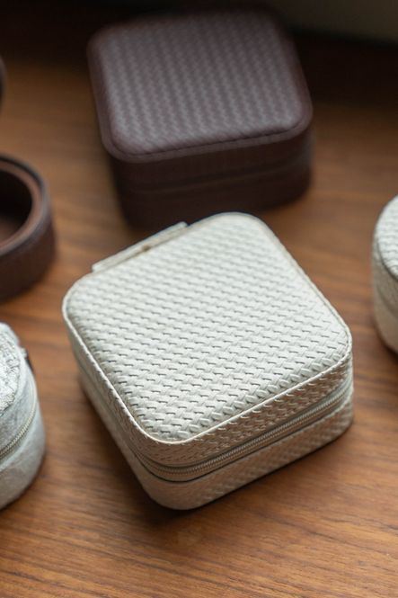 Hovedbilde Smykkeskrin 10cm - Hvit Firkantet