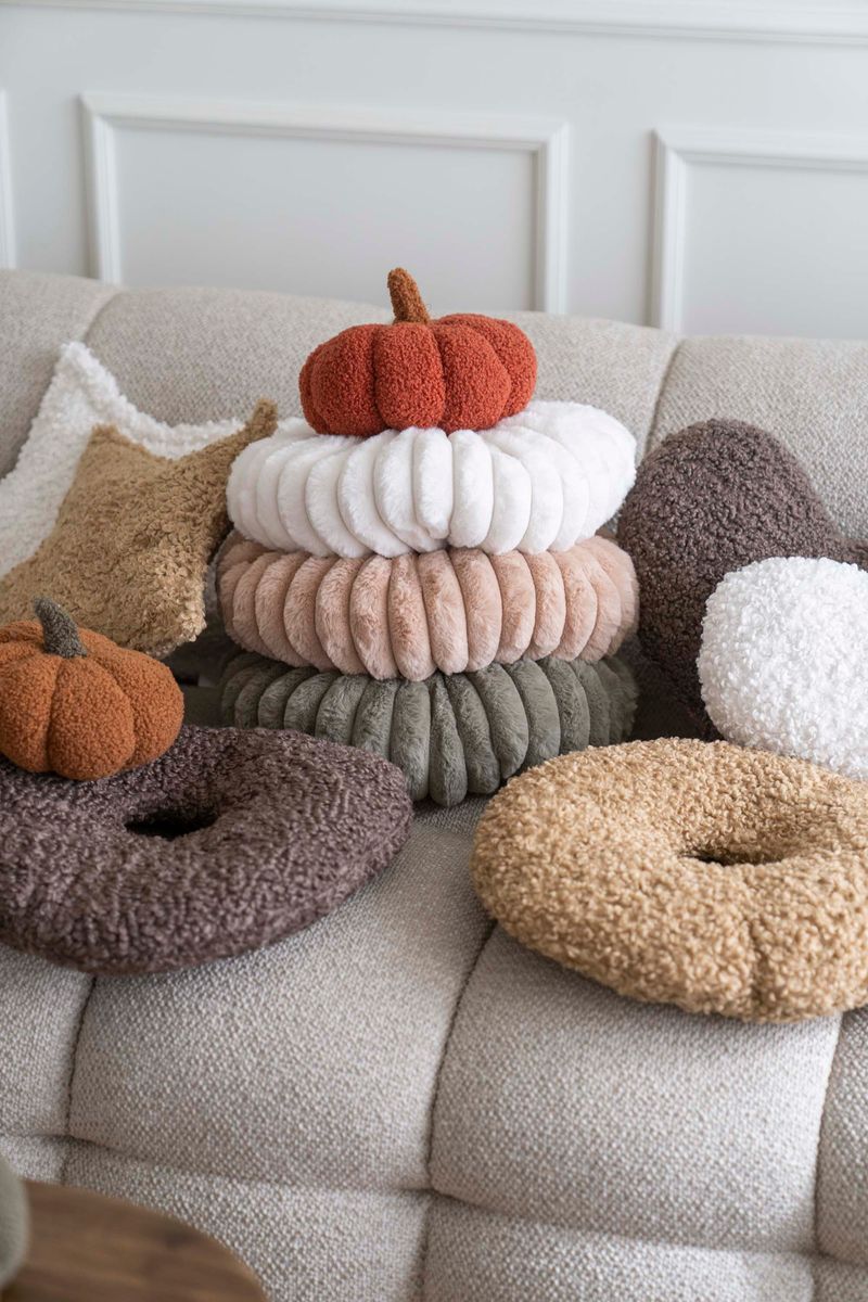 Pute - Blomst 38cm Hvit