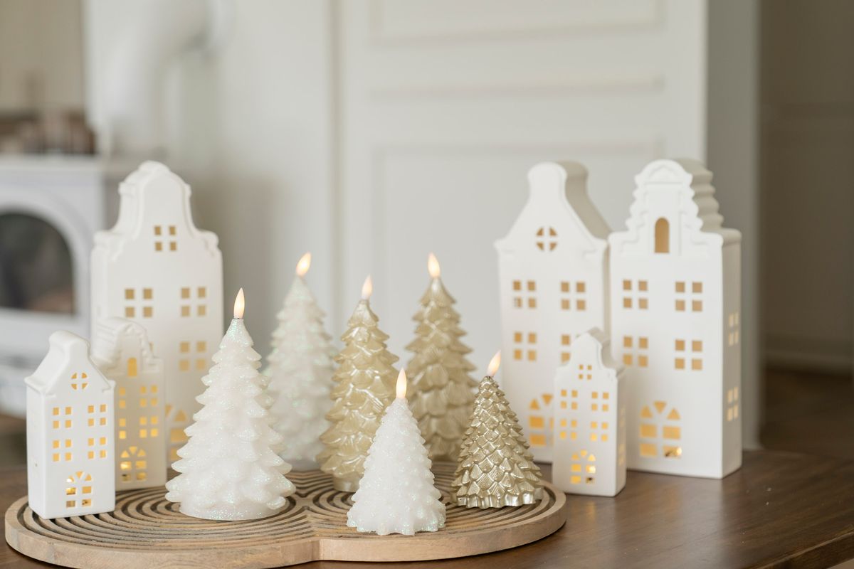 LED Lys Tre 17cm Gull