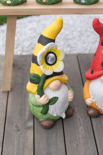 Hovedbilde Nisse med solcelleblomst – 18,5×16×42 cm ...