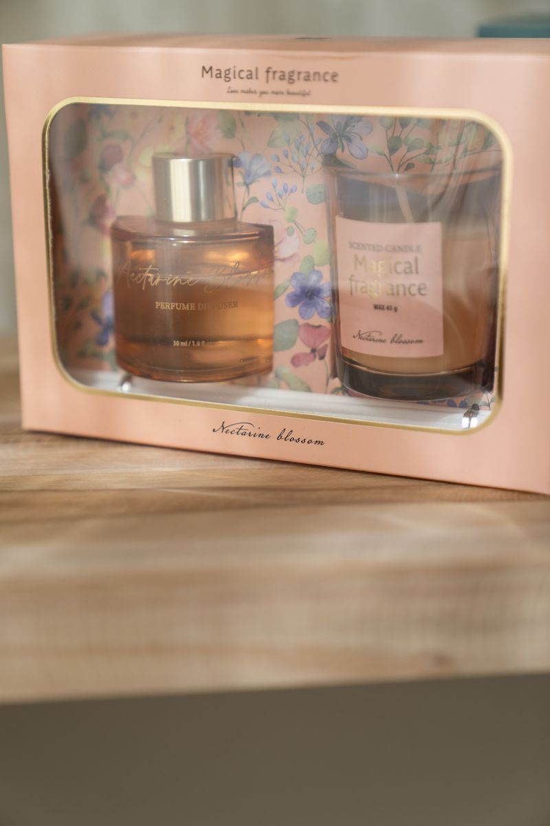 Duftsett – duftpinner 30 ml og duftlys 45 g Rosa
