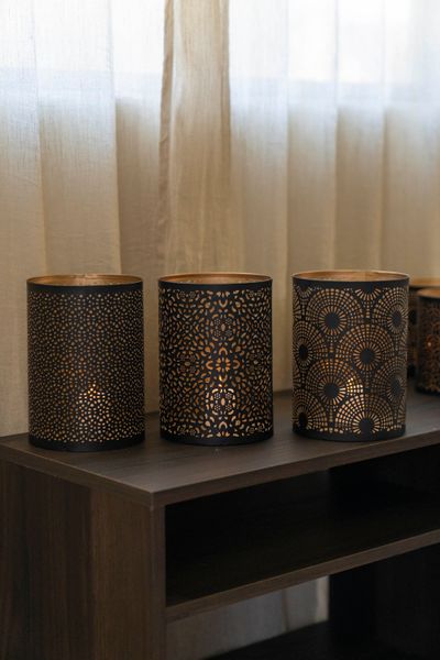 Hovedbilde Lysholder - svart/kobber - 18cm Blomst