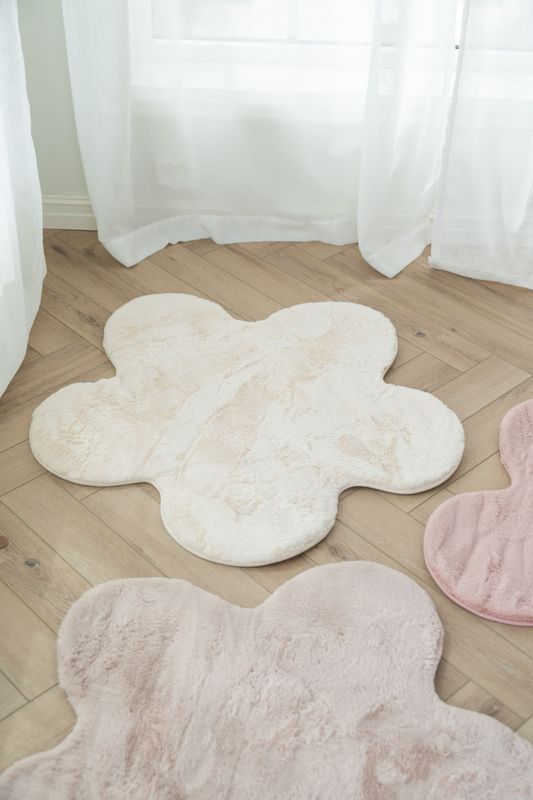 Barneteppe blomst – ivory