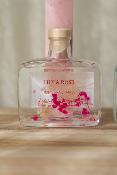 Hovedbilde Duftpinner i glass med blomst – 200 ml Rose