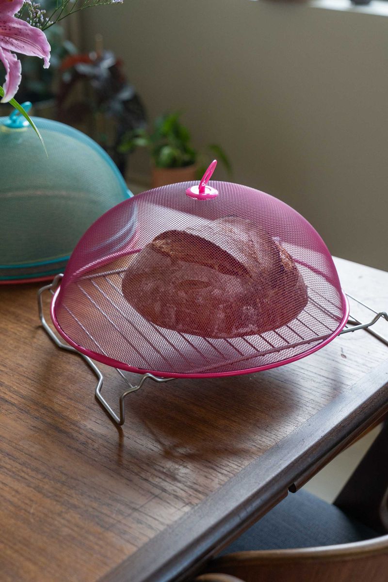 Matdeksel metall – Ø35×H14 cm – Rosa