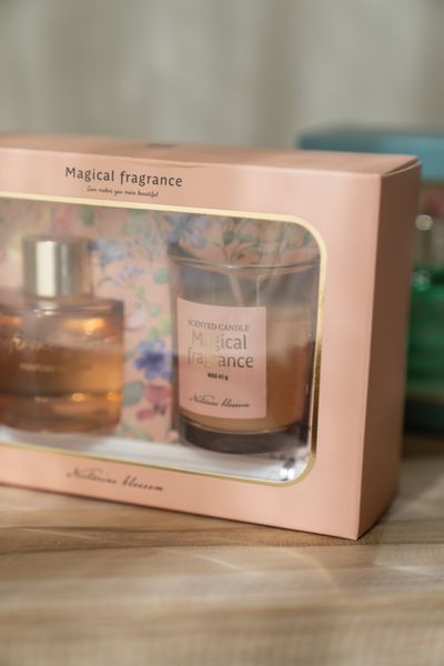 Hovedbilde Duftsett – duftpinner 30 ml og duftlys 45 g ...