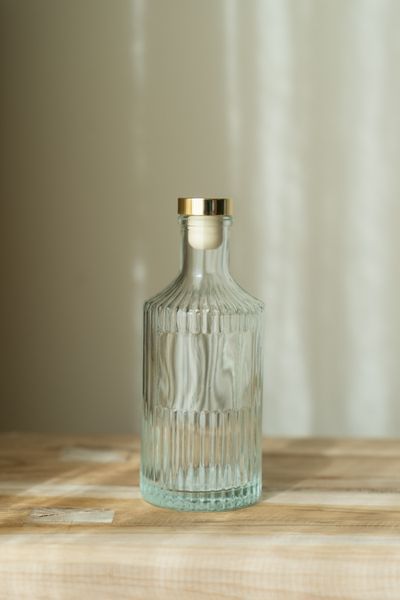 Hovedbilde Flaske med gullfarget lokk – 250 ml