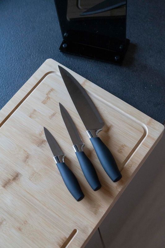 Knivsett m/stativ Svart