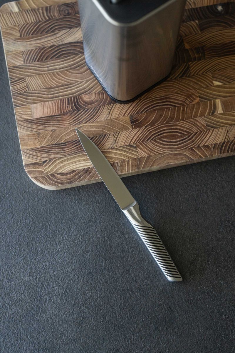 Knivsett med knivblokk