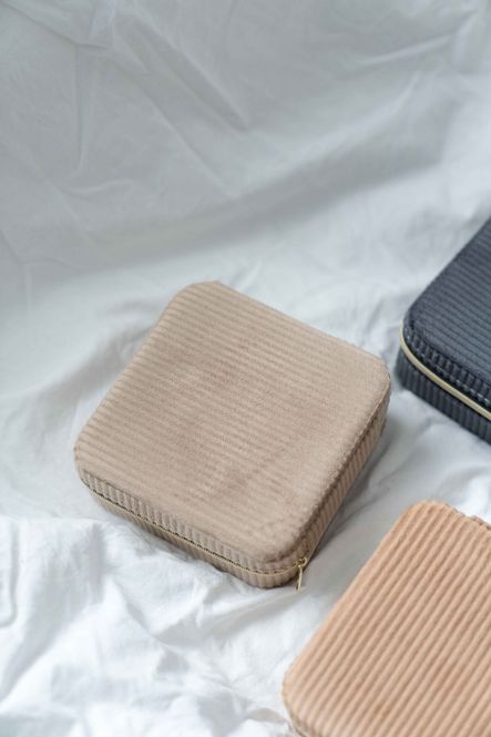 Hovedbilde Smykkeskrin 12x12cm Mørk Beige