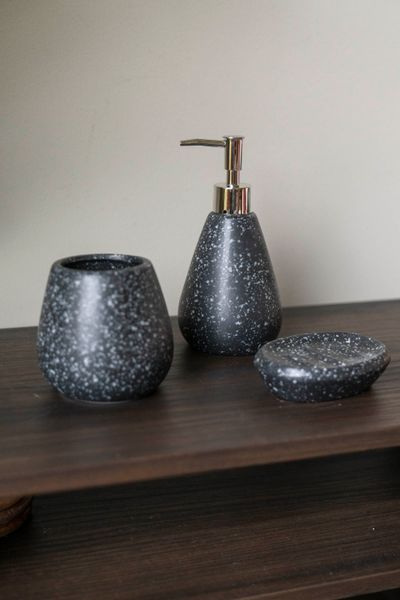 Hovedbilde Baderomssett - Spettet Grå