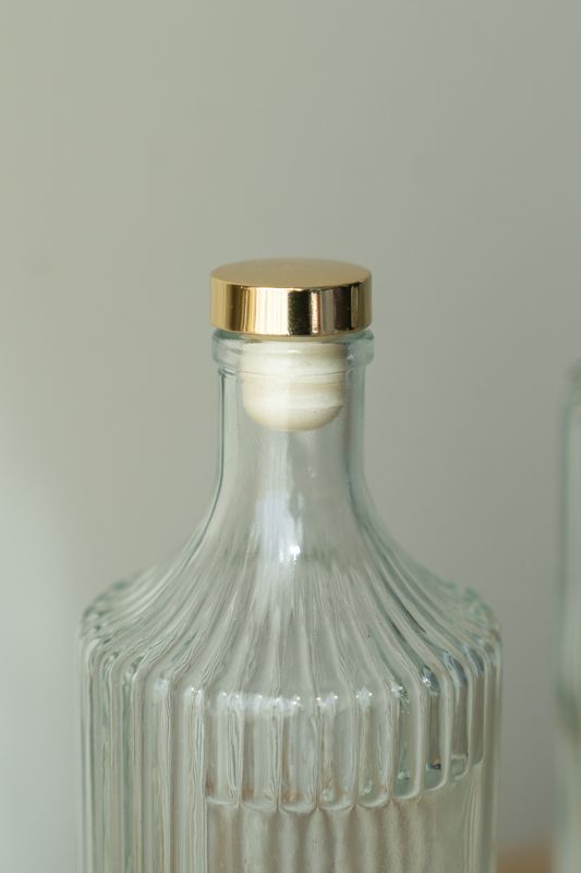 Flaske med gullfarget lokk – 500 ml
