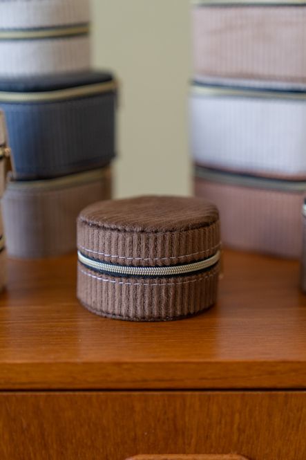 Hovedbilde Smykkeskrin Rund Brun 8cm 