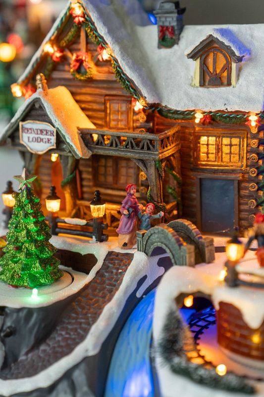 Juleby – Reindeer Lodge med tog